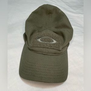 SALE! Oakley Ball Cap size L/XL, Army Green